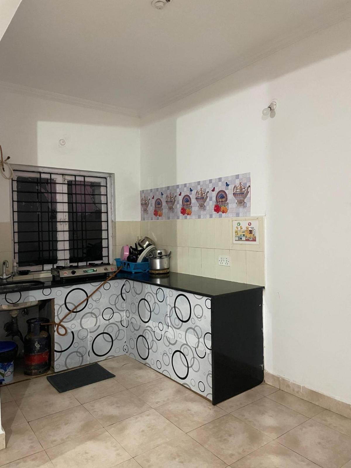 Ronne'S Little Baga Service Apartments Zewnętrze zdjęcie